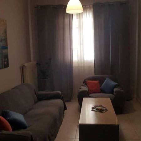 Ευρύχωρο Σπίτι Στην Πάτρα Appartement Buitenkant foto